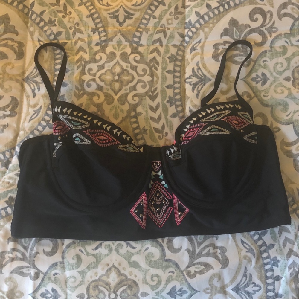 Bathing suit top *CAN BUNDLE SUITS, SEND OFFERS*